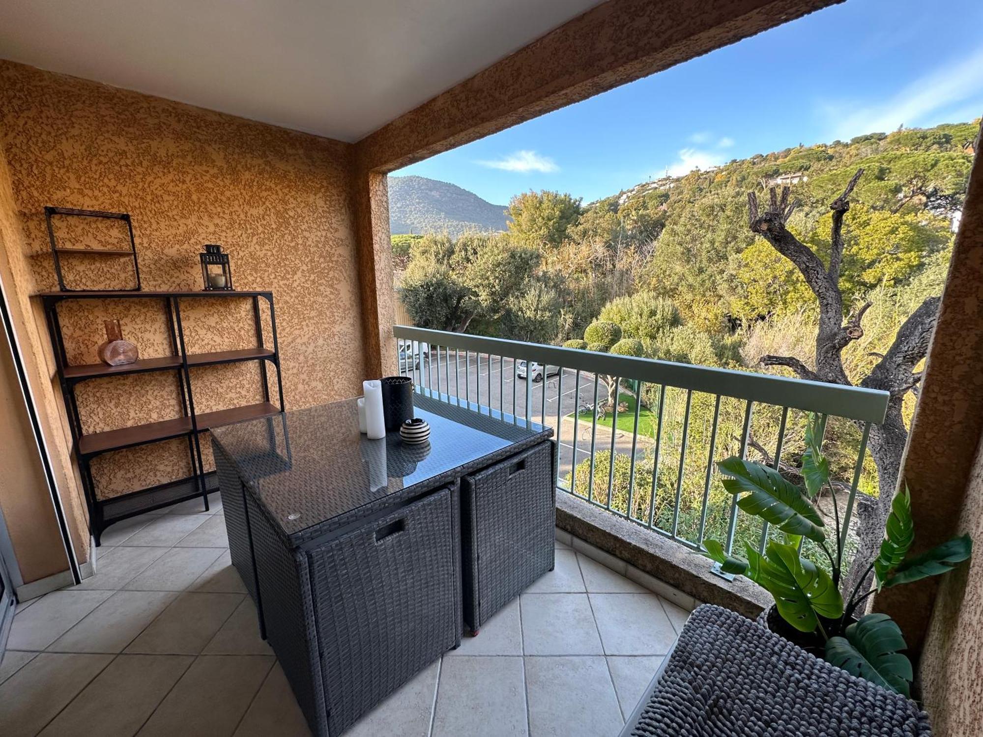 Appartement Residence Santa Barbara Avec Piscine Et A 750M De La Plage 滨海卡瓦莱尔 外观 照片