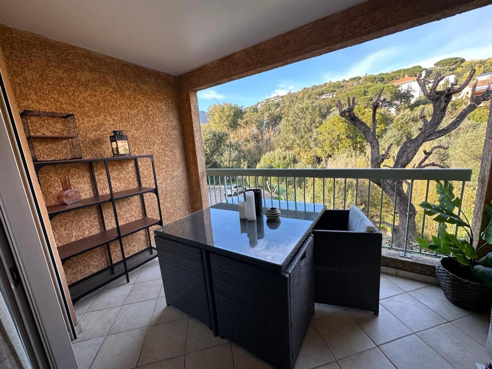 Appartement Residence Santa Barbara Avec Piscine Et A 750M De La Plage 滨海卡瓦莱尔 外观 照片